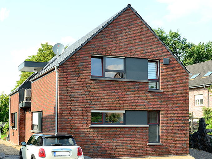 Neubau Zweifamilienhaus in Xanten, Ansicht Straße