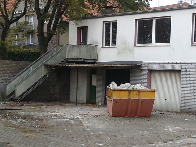 Nebengebäude Treppe vorher